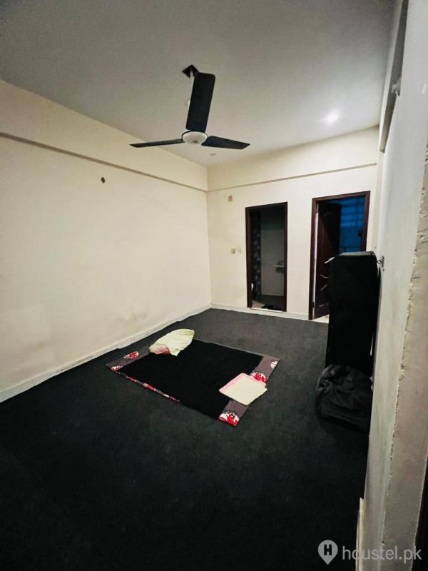 YASIR's Luxury Boys Hostel — boys hostel in Tariq Road, Karachi — photo 4 of 6