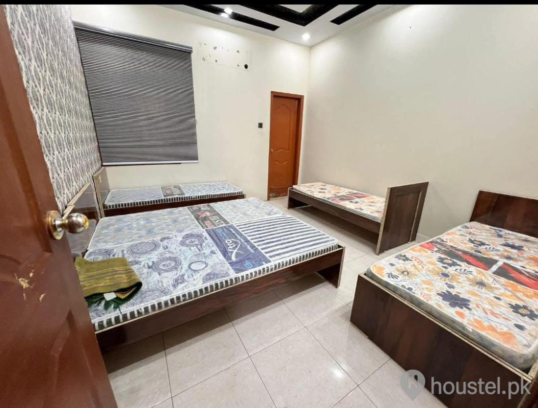 Moomal Girls Hostel Girls Hostel in Main Qasimabad Road, Hyderabad with Mess, WiFi - Main Photo