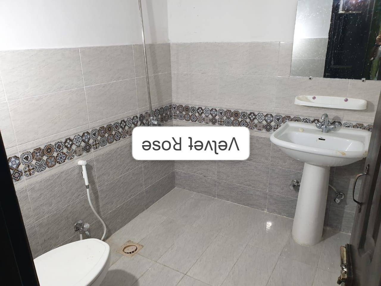 Two Seater Room at 𝐓𝐇𝐄 𝐕𝐄𝐋𝐕𝐄𝐓 𝐑𝐎𝐒𝐄 𝐆𝐈𝐑𝐋𝐒 𝐇𝐎𝐒𝐓𝐄𝐋 — photo 8