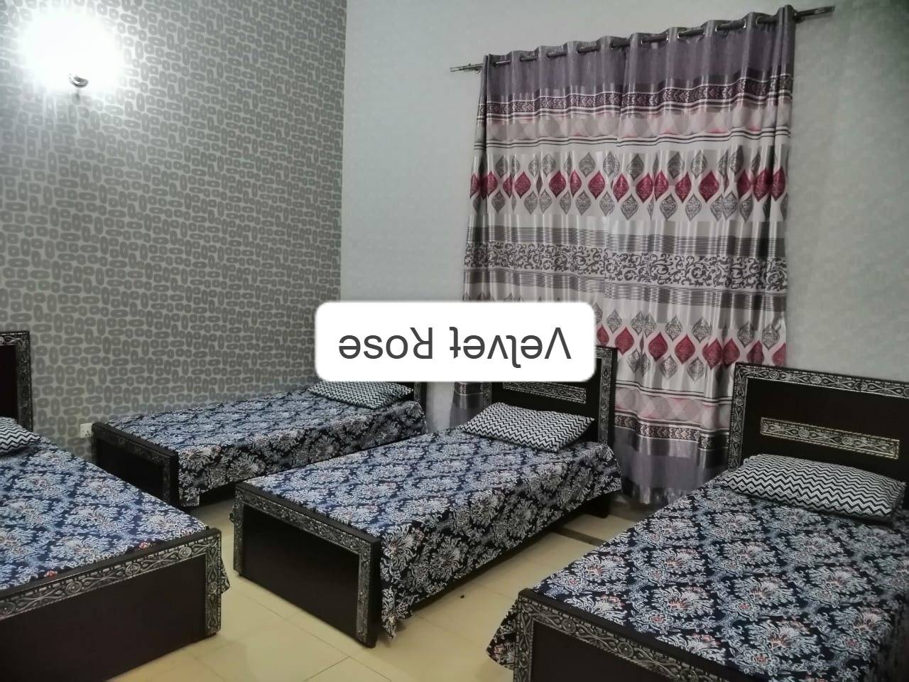 Three Seater Room at 𝐓𝐇𝐄 𝐕𝐄𝐋𝐕𝐄𝐓 𝐑𝐎𝐒𝐄 𝐆𝐈𝐑𝐋𝐒 𝐇𝐎𝐒𝐓𝐄𝐋 — photo 7