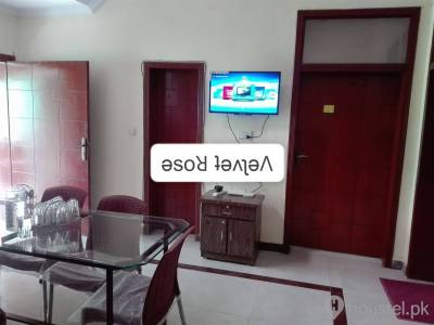 𝐓𝐇𝐄 𝐕𝐄𝐋𝐕𝐄𝐓 𝐑𝐎𝐒𝐄 𝐆𝐈𝐑𝐋𝐒 𝐇𝐎𝐒𝐓𝐄𝐋 Girls Hostel in F-8 Markaz, Islamabad with Mess, WiFi - Photo 12