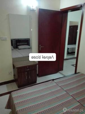 𝐓𝐇𝐄 𝐕𝐄𝐋𝐕𝐄𝐓 𝐑𝐎𝐒𝐄 𝐆𝐈𝐑𝐋𝐒 𝐇𝐎𝐒𝐓𝐄𝐋 Girls Hostel in F-8 Markaz, Islamabad with Mess, WiFi - Photo 16