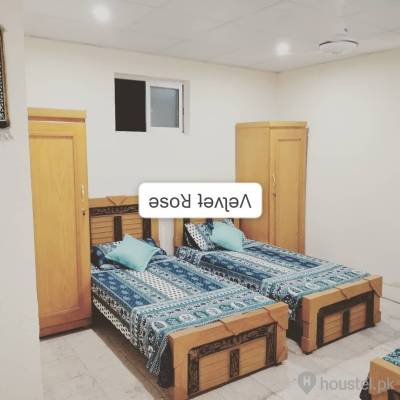𝐓𝐇𝐄 𝐕𝐄𝐋𝐕𝐄𝐓 𝐑𝐎𝐒𝐄 𝐆𝐈𝐑𝐋𝐒 𝐇𝐎𝐒𝐓𝐄𝐋 Girls Hostel in F-8 Markaz, Islamabad with Mess, WiFi - Photo 19