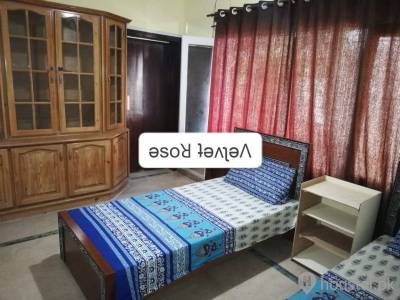 𝐓𝐇𝐄 𝐕𝐄𝐋𝐕𝐄𝐓 𝐑𝐎𝐒𝐄 𝐆𝐈𝐑𝐋𝐒 𝐇𝐎𝐒𝐓𝐄𝐋 Girls Hostel in F-8 Markaz, Islamabad with Mess, WiFi - Photo 20