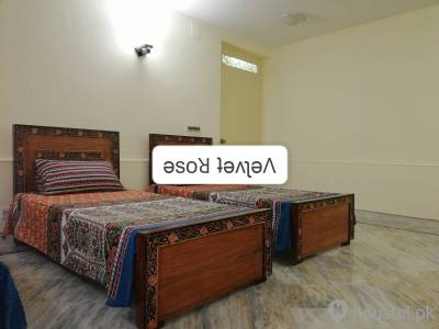 𝐓𝐇𝐄 𝐕𝐄𝐋𝐕𝐄𝐓 𝐑𝐎𝐒𝐄 𝐆𝐈𝐑𝐋𝐒 𝐇𝐎𝐒𝐓𝐄𝐋 Girls Hostel in F-8 Markaz, Islamabad with Mess, WiFi - Photo 2